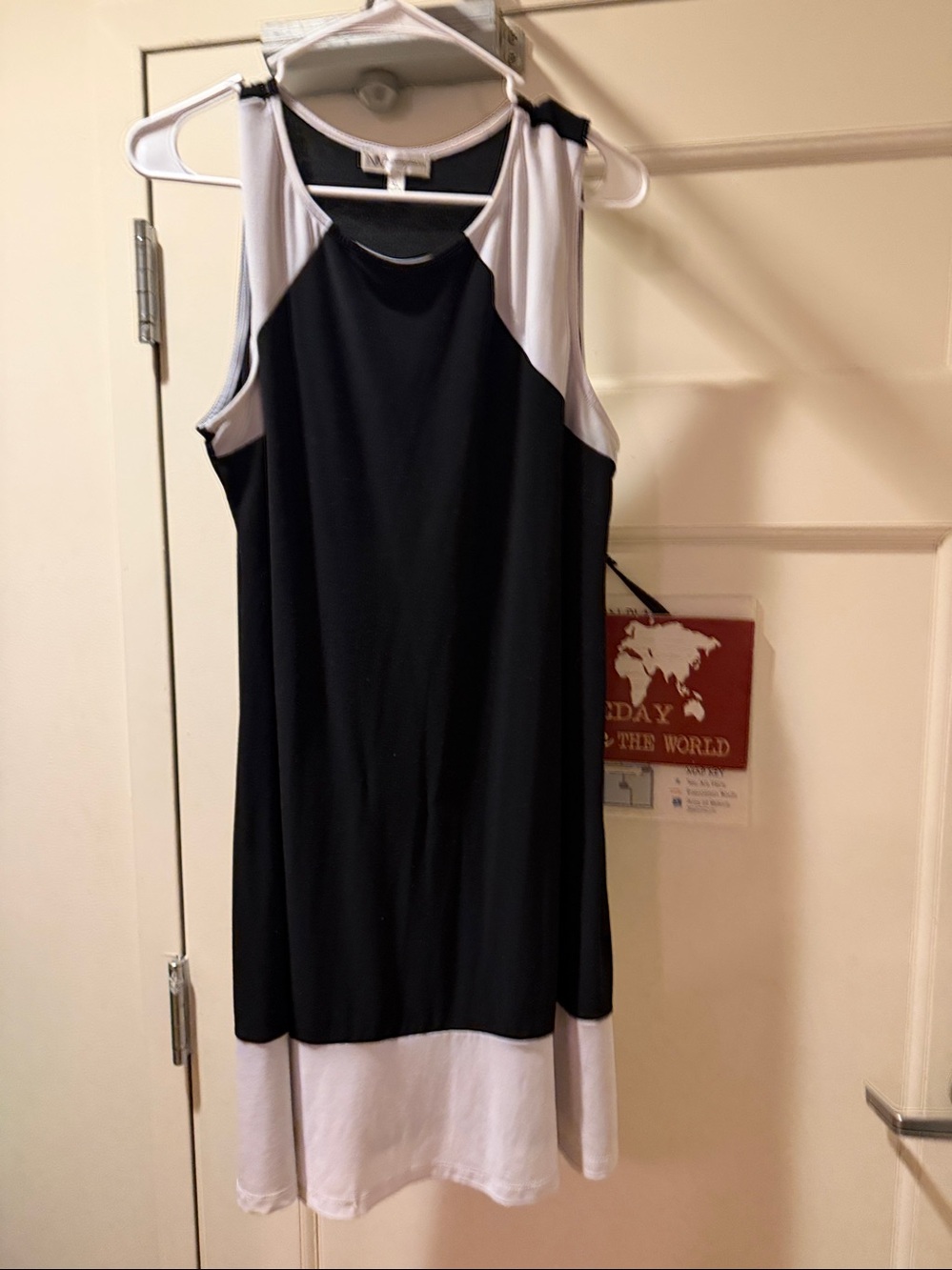 black and white dress for any occasion Neiman Marcus great condition
